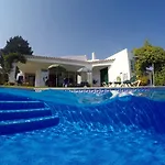 In With Pool & Ocean Views فيلة