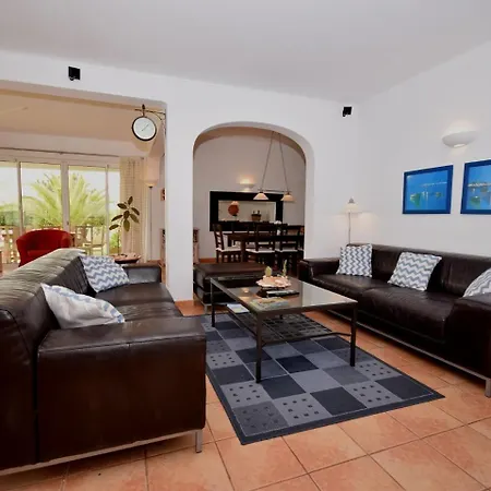 فيلة In With Pool & Ocean Views *