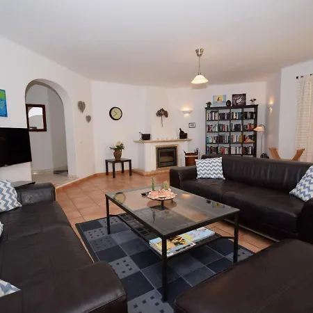 וילה In With Pool & Ocean Views