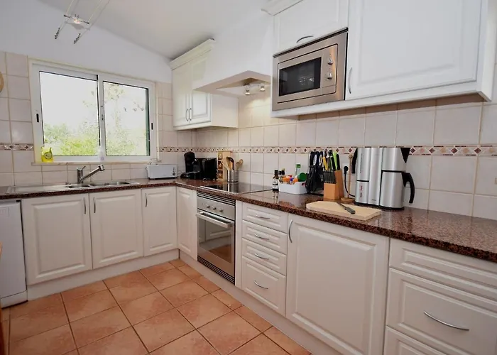 In With Pool & Ocean Views * Albufeira